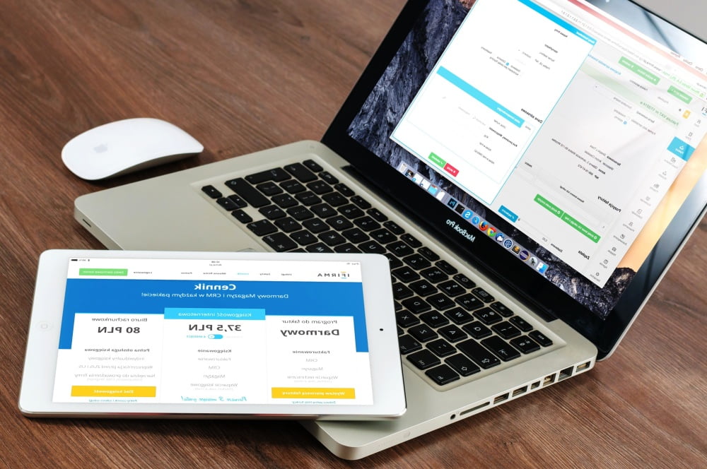 מחשב נייד ו ipad - שיווק אתר אינטרנט