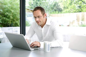 איך להשתמש בתוכן של הבלוג העסקי כדי להביא לרכישות באתר